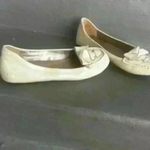 BCBG flat, Size 7M - Picture 2 of 5